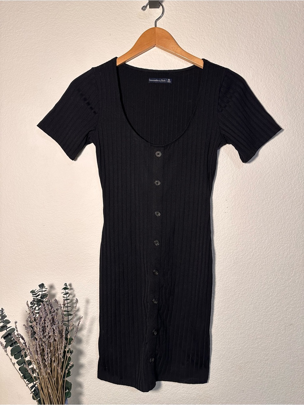 Abercrombie & Fitch Black Ribbed Button-Front Short Sleeve Dress